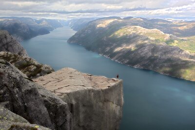 Autobusový poznávací zájazd Škandinávsky okruh Nórsko Lysefjord Preikestolen