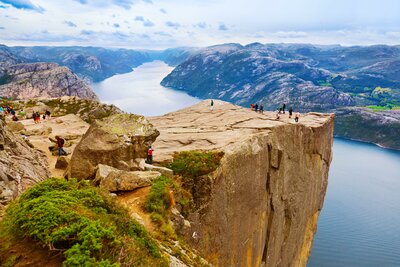 Autobusový poznávací zájazd Škandinávsky okruh Nórsko Lysefjord Preikestolen