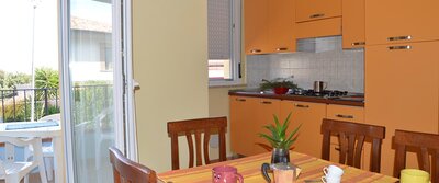 atobusový zájazd obývacia izba s kuchyňou CK Turancar