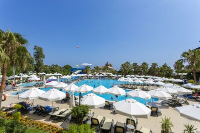 Hotel Bella Resort & Spa - bazén - letecký zájazd CK Turancar - Turecko, Colakli