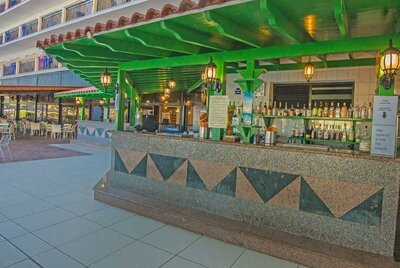 Letecký zájazd - Cyprus - Tsokkos Gardens hotel - bar
