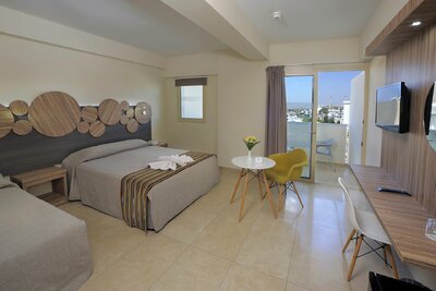 Letecký zájazd - Cyprus - Hotel Nelia Beach - dvojlôžková izba s prísteľkou