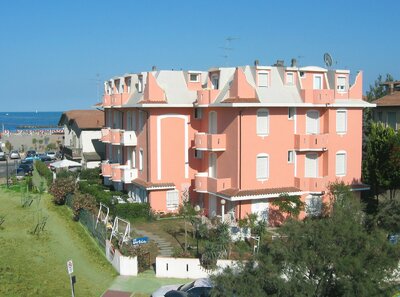 Rezidencia Doria Garibaldi v stredisku Porto Garibaldi, zájazdy autobusovou a individuálnou dopravou CK TURANCAR
