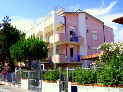 Rezidencia Doria Estensi v stredisku Lido Estensi, zájazdy autobusovou a individuálnou dopravou do Talianska CK TURANCAR