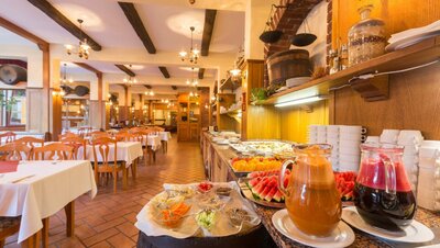 Hotel Družba -  hlavná reštaurácia - indivudálny zájazd CKTurancar - Slovensko, Demänovská Dolina