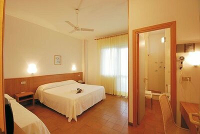 Izba, hotel Leuco, San Benedetto del Tronto, letná dovolenka v Taliansku