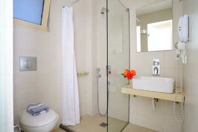 hotel Maravel Star Art - kúpeľňa - letecký zájazd CK Turancar