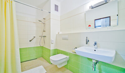 Liečebný dom Smaragd - kúpelňa -  individuálny zájazd s CK Turancar - Slovensko, Dudince