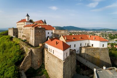 Mukačevo hrad Palanok - Podkarpatsko a východ SR - Autobusový poznávací zájazd 
