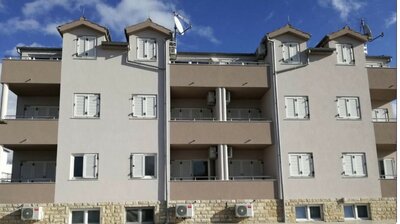 Apartmány Adria - apartmánový dom - autobusový zájazd CK Turancar - Chorvátsko - Vodice Srima