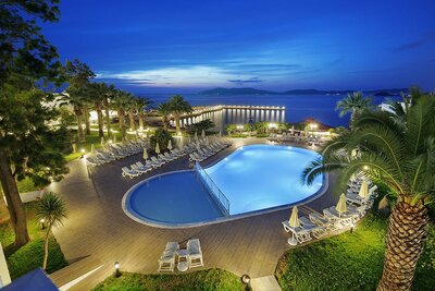 Le Bleu Hotel & Resort  - bazén - letecký zájazd CK Turancar - Turecko, Kuşadasi