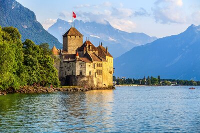 Autobusový poznávací zájazd, Švajčiarsky okruh, hrad Chillon, Ženevské jazero