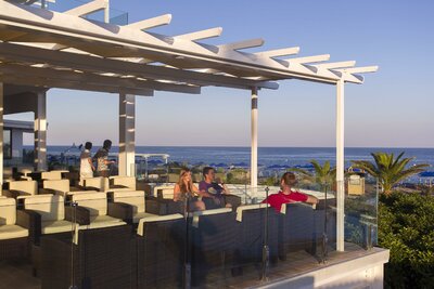 Hotel Sunshine Crete beach-plážový bar-letecký zájazd CK Turancar-Kréta
