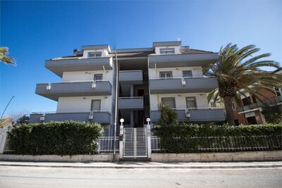 Palazzina Magnolia- autobusový zájazd CK Turancar (San Benedetto del Tronto - Palmová riviéra)