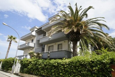 Palazzina Magnolia- autobusový zájazd CK Turancar (San Benedetto del Tronto - Palmová riviéra)