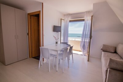 Palazzina Magnolia- autobusový zájazd CK Turancar (San Benedetto del Tronto - Palmová riviéra)