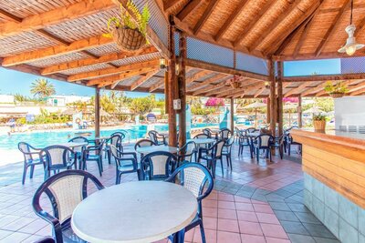 HL Club Playa Blanca - terasa - letecký zájazd CK Turancar - Lanzarote, Playa Blanca