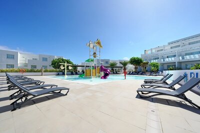 Aequora Lanzarote Suites - bazén - letecký zájazd CK Turancar - Lanzarote, Puerto Del Carmen