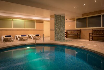 Calella Palace - vnútorný bazén -  letecký zájazd CK Turancar, Calella, Costa Brava, Španielsko