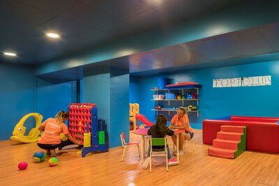 Calella Palace - mini klub - letecký zájazd CK Turancar, Calella, Costa Brava, Španielsko