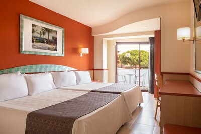 Calella Palace - izba -  letecký zájazd CK Turancar - Španielsko, Costa Brava, Calella