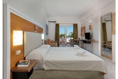 Hotel Sea Side - letecký záber -letecký zájazd CK Turancar-Kréta-Kato Stalos