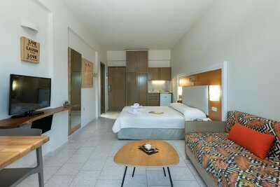 Hotel Sea Side - letecký záber -letecký zájazd CK Turancar-Kréta-Kato Stalos