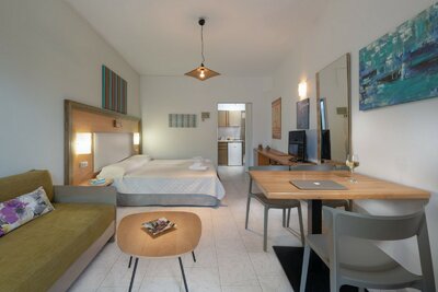 Hotel Sea Side - letecký záber -letecký zájazd CK Turancar-Kréta-Kato Stalos