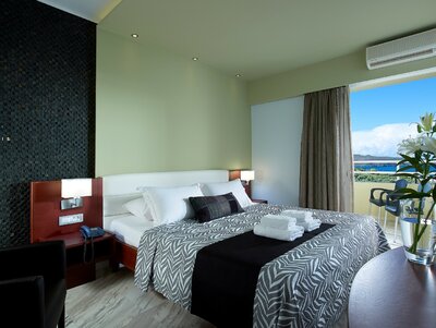 Hotel Elefteria-rodinná izba výhľad more-letecký zájazd CK Turancar-Kréta-Agia Marina