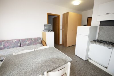 Cherubini- autobusový zájazd CK Turancar (San Benedetto del Tronto - Palmová riviéra) apartmán C3