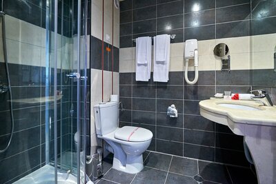 Hotel Karolina - Bulharsko - Slnečné pobrežie s CK Turancar - kúpelňa