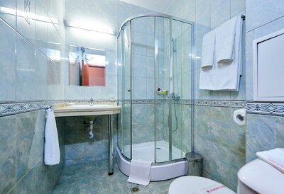 Hotel Karolina - Bulharsko - Slnečné pobrežie s CK Turancar - kúpelňa