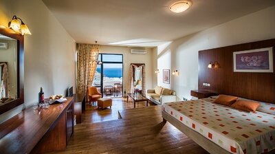 Hotel Athina Palace - junior suita - letecký zájazd CK Turancar - Kréta, Mades