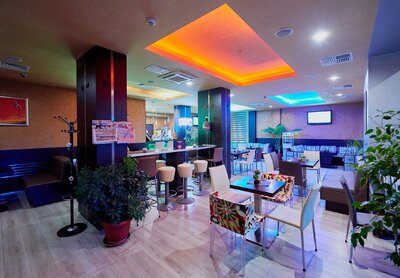 Hotel Paradise- Bulharsko - letecky a autokarový zájazd - Pomorie s CK Turancar- kaviareň