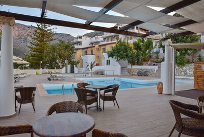 Hotel Bali Mare - bazén - letecký zájazd CK Turancar - Kréta, Bali