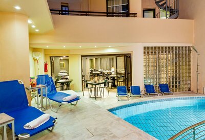 Elina hotel Apartments - bazén - letecký zájazd CK Turancar - Kréta, Rethymno