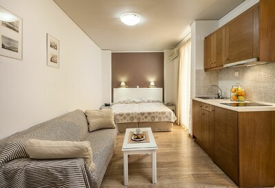 Elina hotel Apartments-hotel-letecký zájazd CK Turancar-Kréta-Rethymno