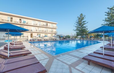 Hotel Marilena - bazén -letecký zájazd CK Turancar - Kréta, Amoudara