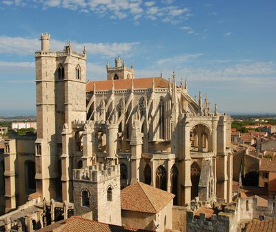 CK Turancar, Letecký poznávací zájazd, Mestá pod Pyrenejami, Narbonne