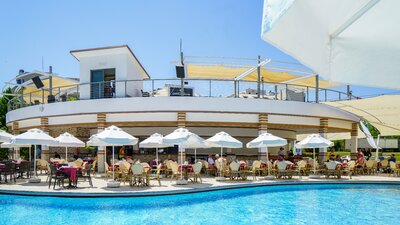 Terrace Elite Resort - bar pri bazéne - letecký zájazd CK Turancar - Turecko, Gündogdu