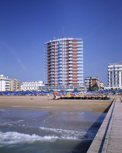 Hotel Caravelle v Lido di Jesolo, pobytové zájazdy autobusovou a individuálnou dopravou CK TURANCAR