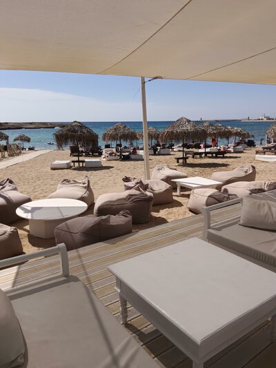 Hotel Dome Beach , pláž, Ayia Napa, Cyprus, bar pri pláži - letecký zájazd s CK Turancar