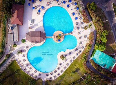 Hotel Kresten Palace - letecký záber na bazén - letecký zájazd CK Turancar (Rodos, Faliraki)