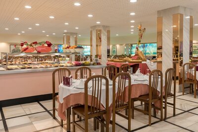 Royal Sun - reštaurácia - letecký zájazd CK Turancar - Španielsko, Santa Susanna