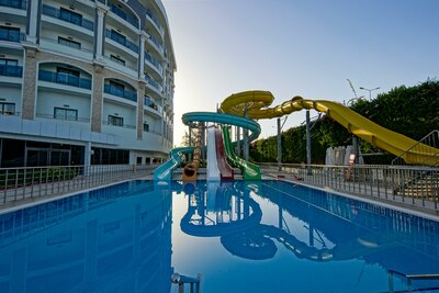 Diamond Premium Hotel & Spa - bazén so šmykľavkami - letecký zájazd CK Turancar - Turecko, Titreyengöl 