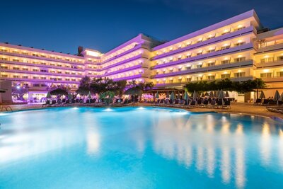 Hotel Condesa - bazén - letecký zájazd CK Turancar - Malorka, Alcúdia