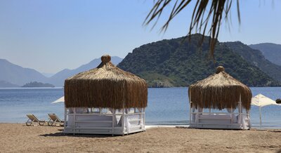 Marti Resort - pláž - letecký zájazd CK Turancar - Turecko, Marmaris
