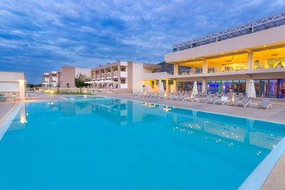 Hotel Alea - Skala Prinos - Thasos - letecký zájazd CK TURANCAR - exteriér - bazén