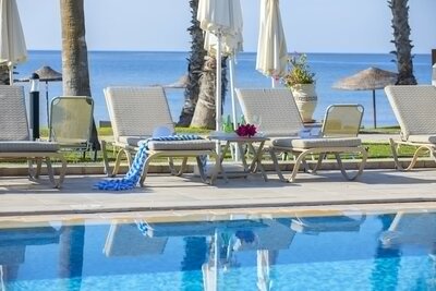 Louis Ledra Beach - bazén - letecký zájazd CK Turancar - Cyprus, Paphos