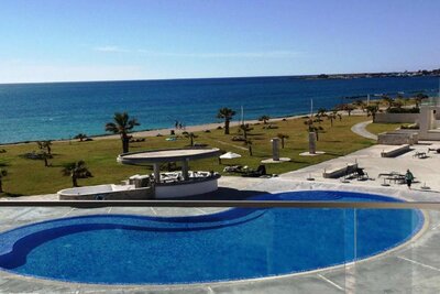 Amphora Hotel Suites - bazén - letecký zájazd CK Turancar - Cyprus, Paphos